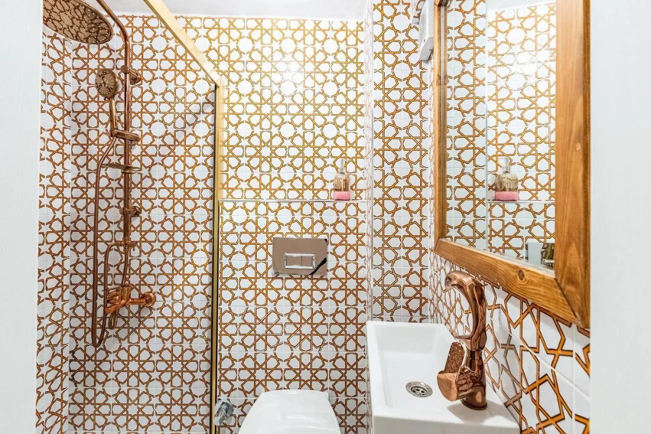 Gorgeous House With Refreshing Garden In Besiktas Appartement Istanboel