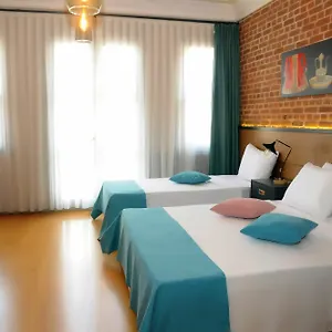 El Gusto Otel
