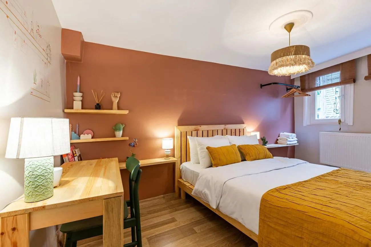Gorgeous House With Refreshing Garden In Besiktas Apartment Istanbul